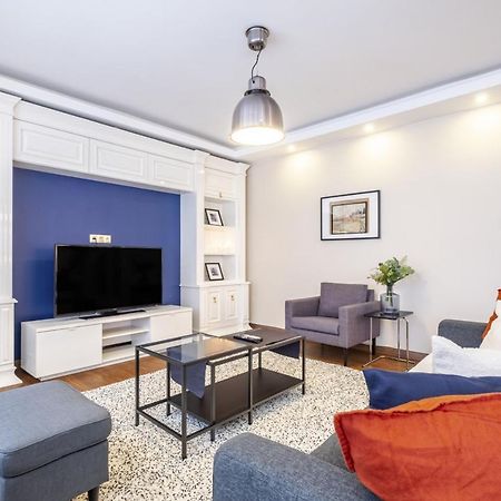 Apartamento Captivating Flat With Balcony Near Besiktas Pier Estambul Exterior foto