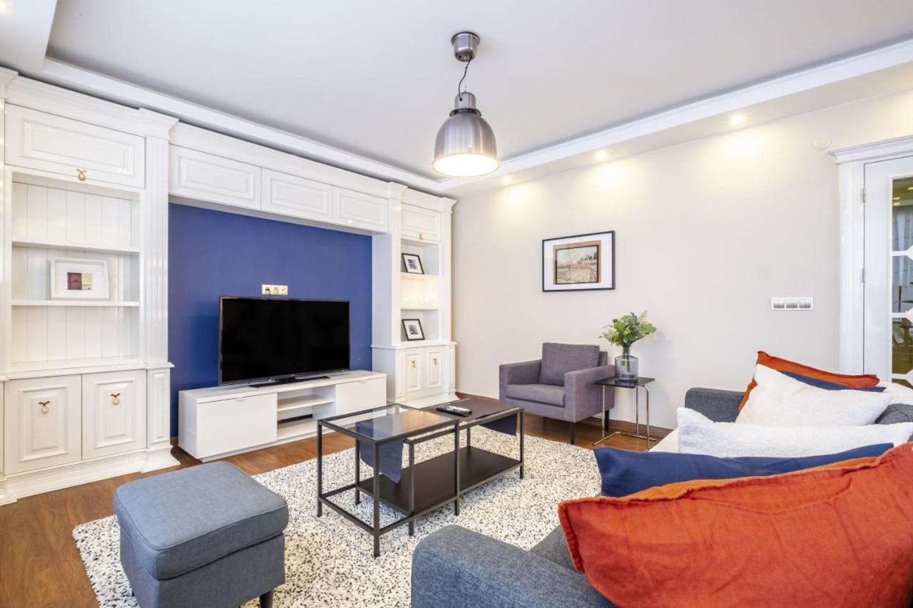 Apartamento Captivating Flat With Balcony Near Besiktas Pier Estambul Exterior foto