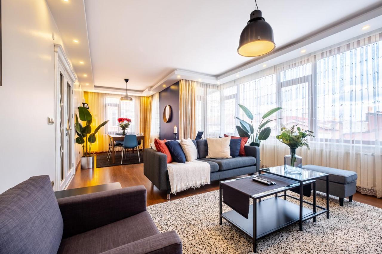Apartamento Captivating Flat With Balcony Near Besiktas Pier Estambul Exterior foto