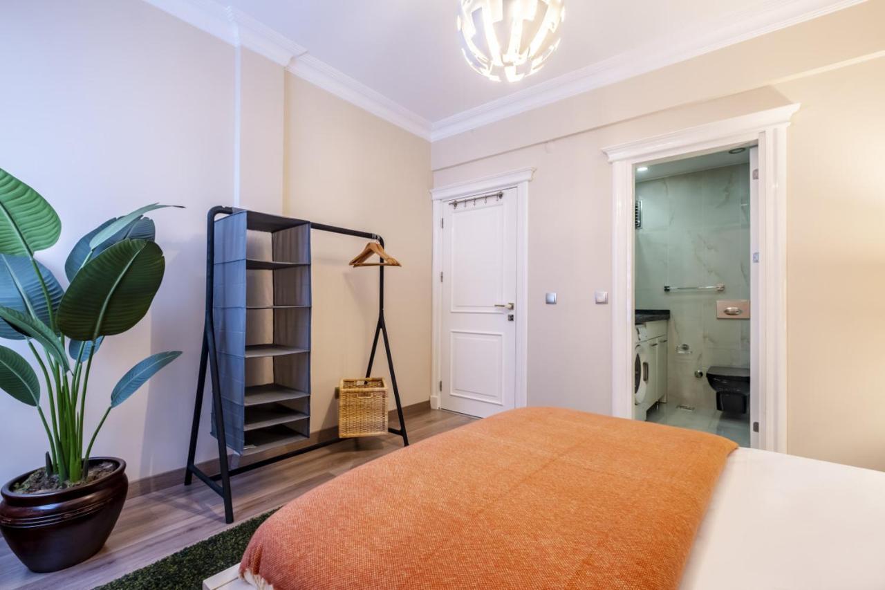 Apartamento Captivating Flat With Balcony Near Besiktas Pier Estambul Exterior foto