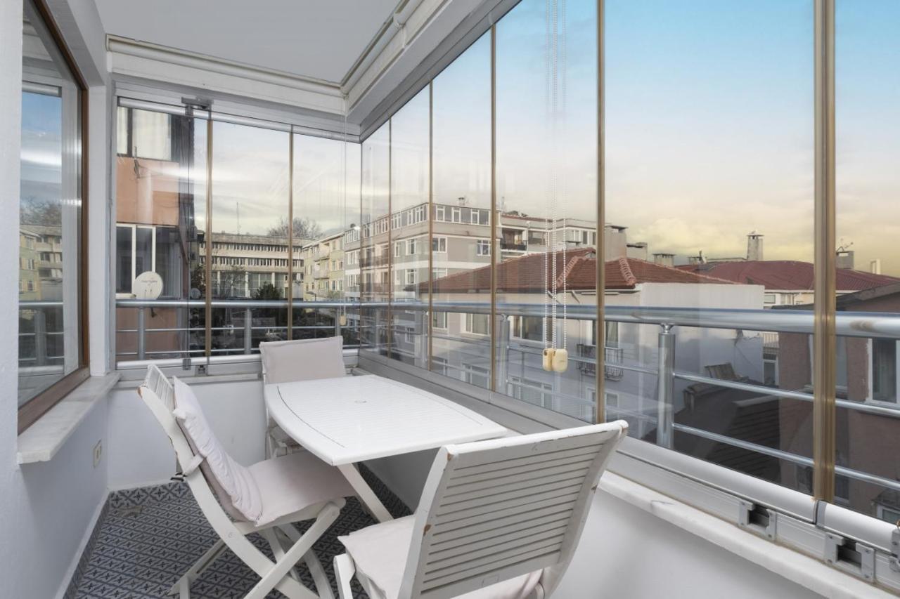 Apartamento Captivating Flat With Balcony Near Besiktas Pier Estambul Exterior foto