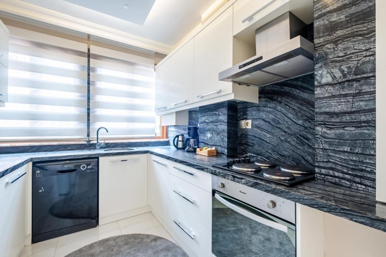 Apartamento Captivating Flat With Balcony Near Besiktas Pier Estambul Exterior foto